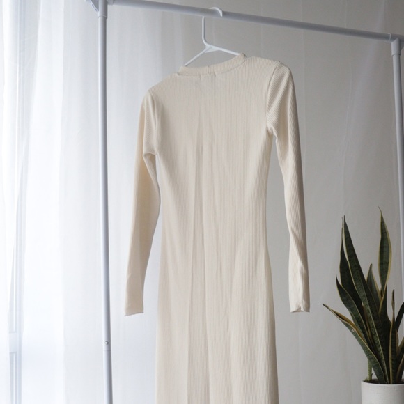 CREAM RIBBED MAXI DRESS - Picture 3 of 4